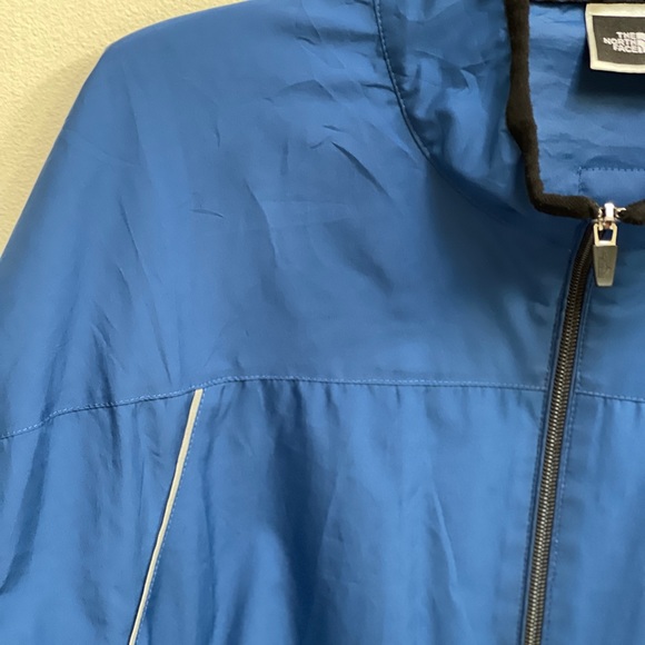 The North Face Light Windbreaker Jacket - Picture 3 of 9